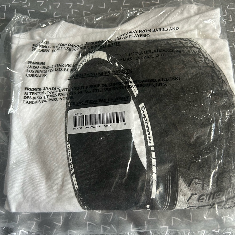 NWT Supreme Tire Tee White T-Shirt with Tire Graphic Medium - Picture 4 of 4